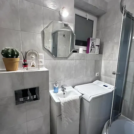 Apartincentrum3 Parking 华沙