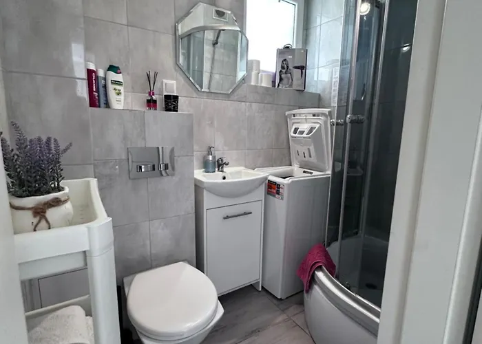 Apartincentrum3 Parking * Varşova