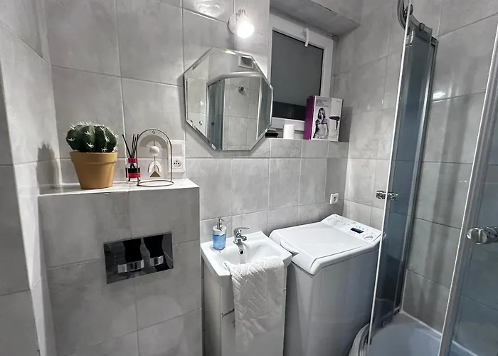 Apartincentrum3 Parking 바르샤바